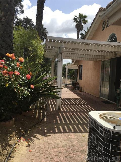 794 Marsopa Dr, Vista, CA 92081 photo 2