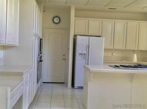 794 Marsopa Dr, Vista, CA 92081 photo 3