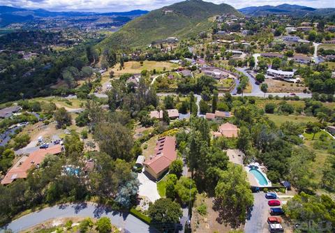 2720 Circle Dr, Escondido, CA 92029 photo 22