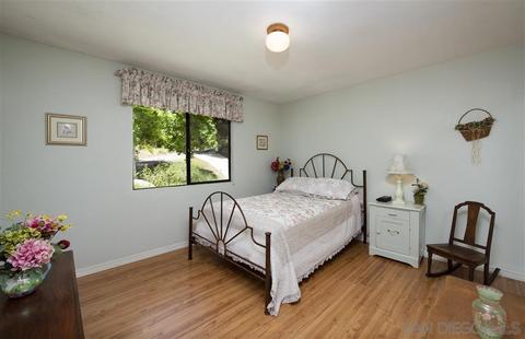 2720 Circle Dr, Escondido, CA 92029 photo 14