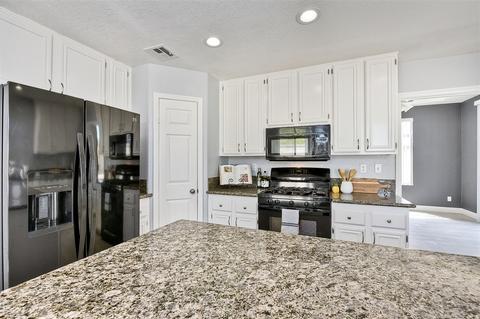 1574 Corte De Mija, Oceanside, CA 92056 photo 9