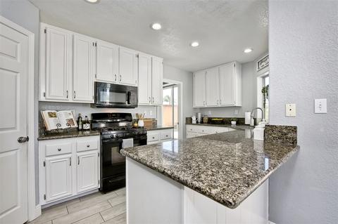 1574 Corte De Mija, Oceanside, CA 92056 photo 8