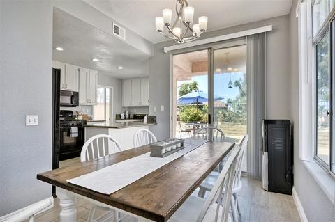 1574 Corte De Mija, Oceanside, CA 92056 photo 7