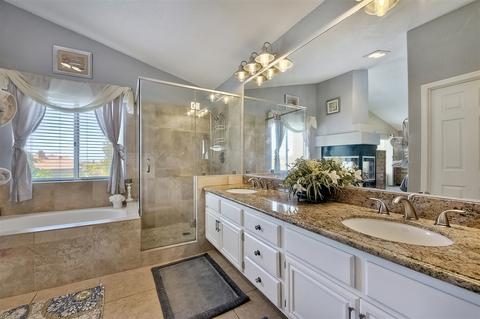 1574 Corte De Mija, Oceanside, CA 92056 photo 17