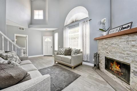 1574 Corte De Mija, Oceanside, CA 92056 photo 5