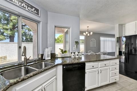 1574 Corte De Mija, Oceanside, CA 92056 photo 10