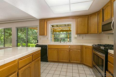 1185 Lostinda St, El Cajon, CA 92019 photo 14