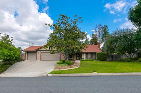 1185 Lostinda St, El Cajon, CA 92019 photo 2