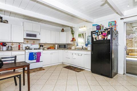 915 Lemon Ave, Vista, CA 92084 photo 6