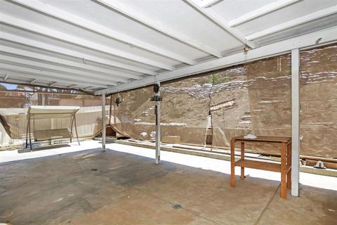 915 Lemon Ave, Vista, CA 92084 photo 9
