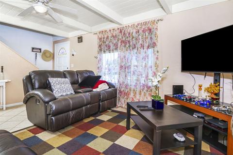 915 Lemon Ave, Vista, CA 92084 photo 5