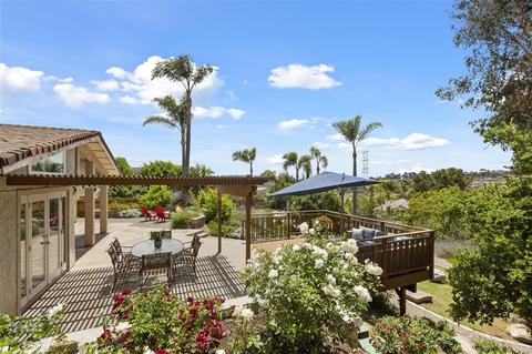 7211 Mimosa Dr, Carlsbad, CA 92011 photo 1