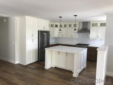 5513 Bellevue, La Jolla, CA 92037 photo 4