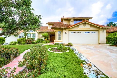 2579 Coronado Pl, Vista, CA 92081 photo 2