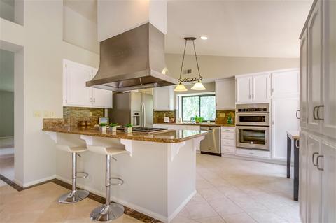 2579 Coronado Pl, Vista, CA 92081 photo 1