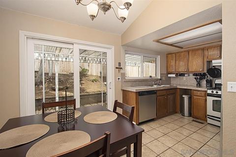 8344 Jackson Heights Ct, El Cajon, CA 92021 photo 15