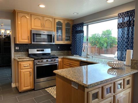 1115 Voltaire Dr, Riverside, CA 92506 photo 9