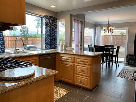 1115 Voltaire Dr, Riverside, CA 92506 photo 10