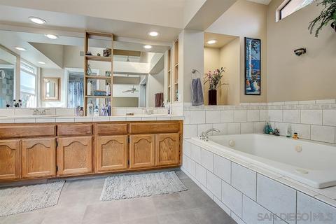 115 Alta Mesa Dr, Vista, CA 92084 photo 18