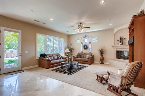 975 Thomas Pl, Vista, CA 92084 photo 9