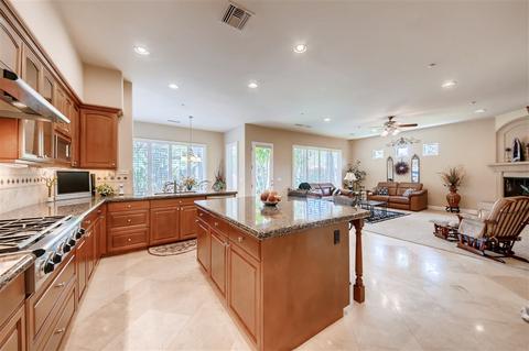 975 Thomas Pl, Vista, CA 92084 photo 8