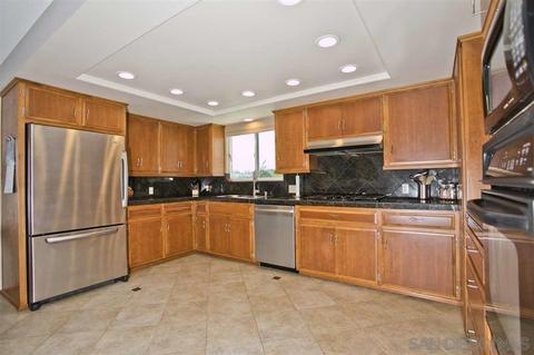8921 Echo Dr, La Mesa, CA 91941 photo 2