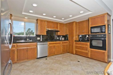 8921 Echo Dr, La Mesa, CA 91941 photo 3