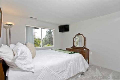 8921 Echo Dr, La Mesa, CA 91941 photo 11