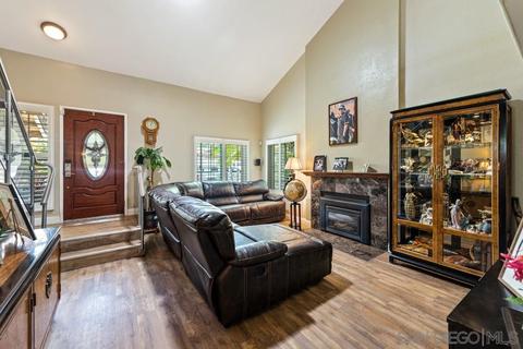10253 Paseo Park Dr, Lakeside, CA 92040 photo 2