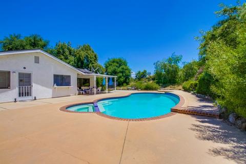 28580 Mountain Meadow Rd, Escondido, CA 92026 photo 4