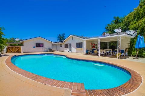 28580 Mountain Meadow Rd, Escondido, CA 92026 photo 3
