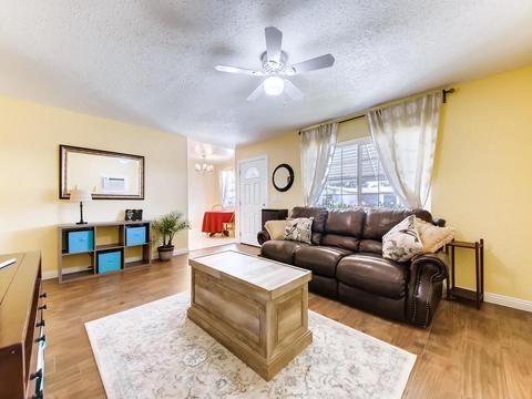 166 De La Rondo, Oceanside, CA 92057 photo 2