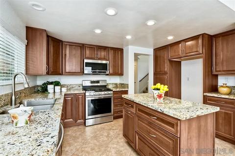1268 Woodview Dr, Oceanside, CA 92056 photo 5
