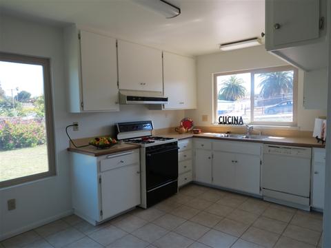 1009 Torole Cir, Vista, CA 92084 photo 4