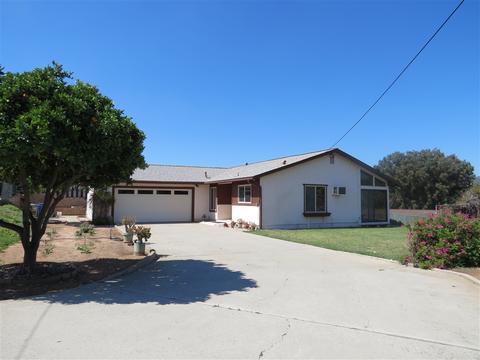 1009 Torole Cir, Vista, CA 92084 photo 2