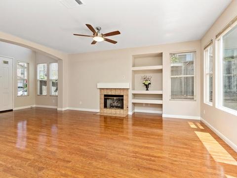 1377 Enchante Way, Oceanside, CA 92056 photo 5