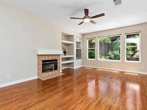 1377 Enchante Way, Oceanside, CA 92056 photo 4