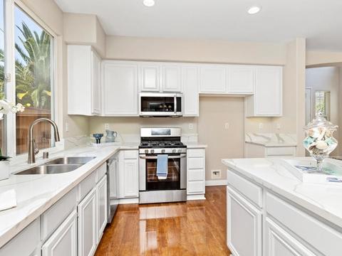 1377 Enchante Way, Oceanside, CA 92056 photo 9