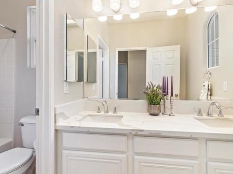 1377 Enchante Way, Oceanside, CA 92056 photo 20