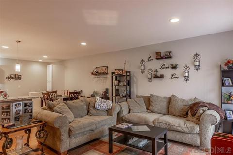 308 Washington St #B, Vista, CA 92084 photo 3