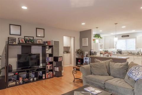 308 Washington St #B, Vista, CA 92084 photo 2