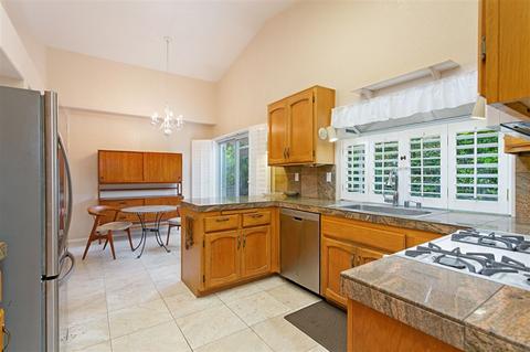 2196 Castilla Way, Oceanside, CA 92056 photo 8