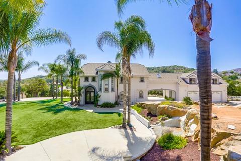 10055 Pebble Creek Ln, El Cajon, CA 92021 photo 2