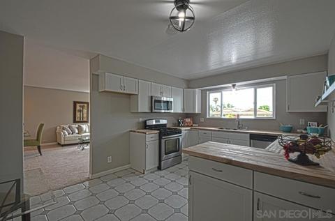 197 Mckinley St, Oceanside, CA 92057 photo 2