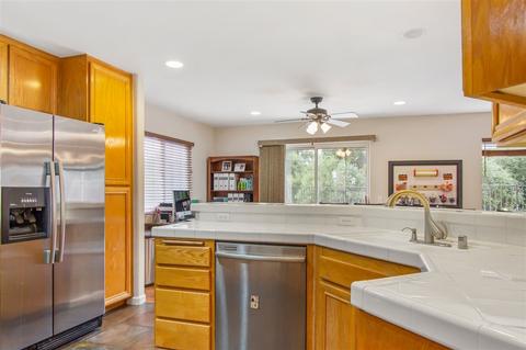 29840 Platanus Dr, Escondido, CA 92026 photo 2