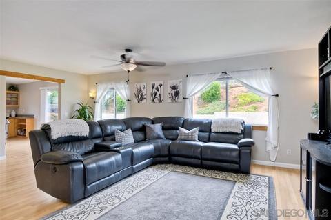14568 Dehia St, Poway, CA 92064 photo 4