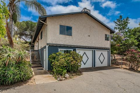 575 E Bobier, Vista, CA 92084 photo 1