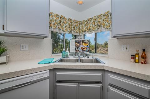 575 E Bobier, Vista, CA 92084 photo 8