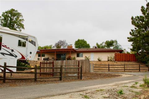 815 Berkeley Way, Vista, CA 92084 photo 9