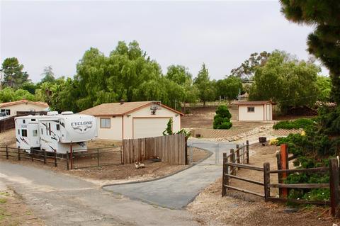 815 Berkeley Way, Vista, CA 92084 photo 7